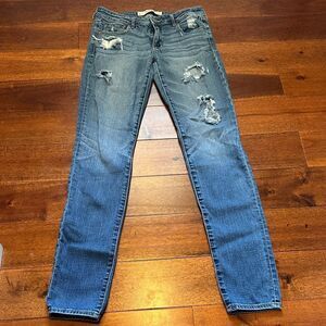 Abercrombie & Fitch Women's Distressed Skinny Jeans in Blue 4L